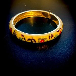 Vintage Hinge Bracelet cream with flowers